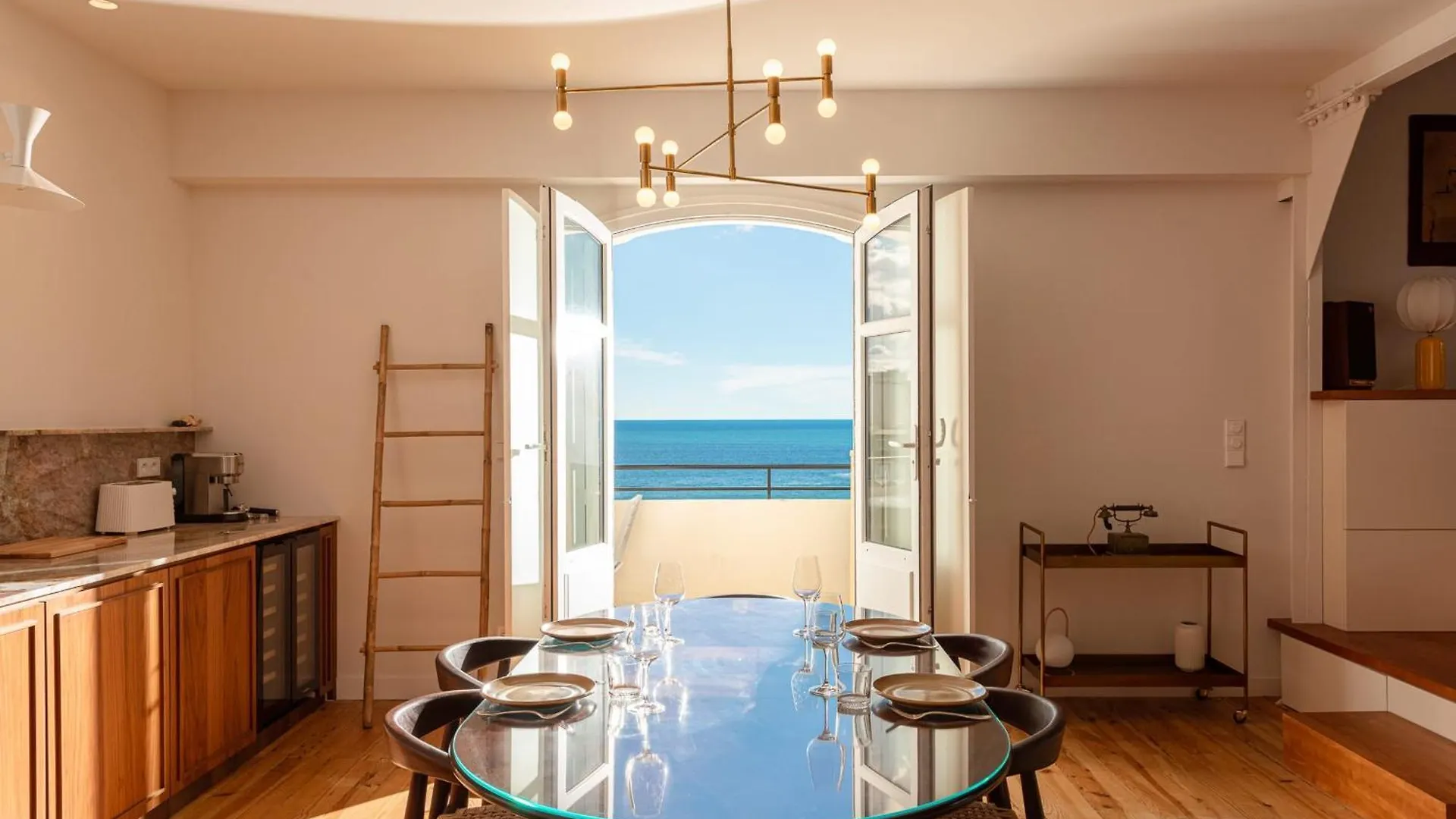 Eugenie - Apt With Balcony And Sea View And Hotel Du Palais In Biarritz Frankrike