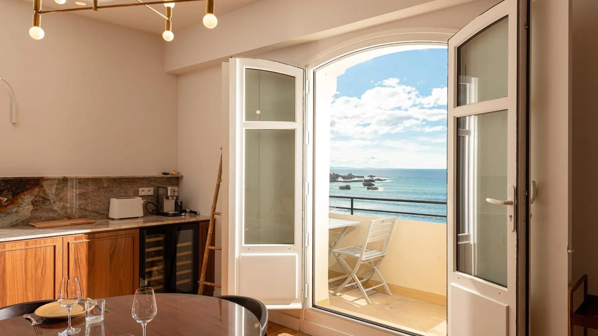 Eugenie - Apt With Balcony And Sea View And Hotel Du Palais In Biarritz